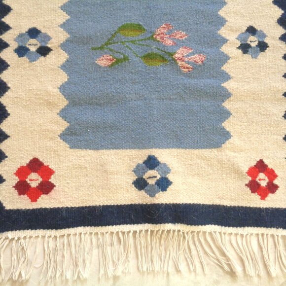 Handmade Wool Rug Flat Weave From Romania Floral Blue, Pink Tulips 26"x50" - Picture 2 of 7